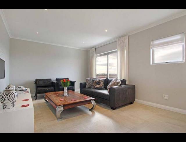 2 BEDROOM PROPERTY TO RENT IN MUIZENBERG